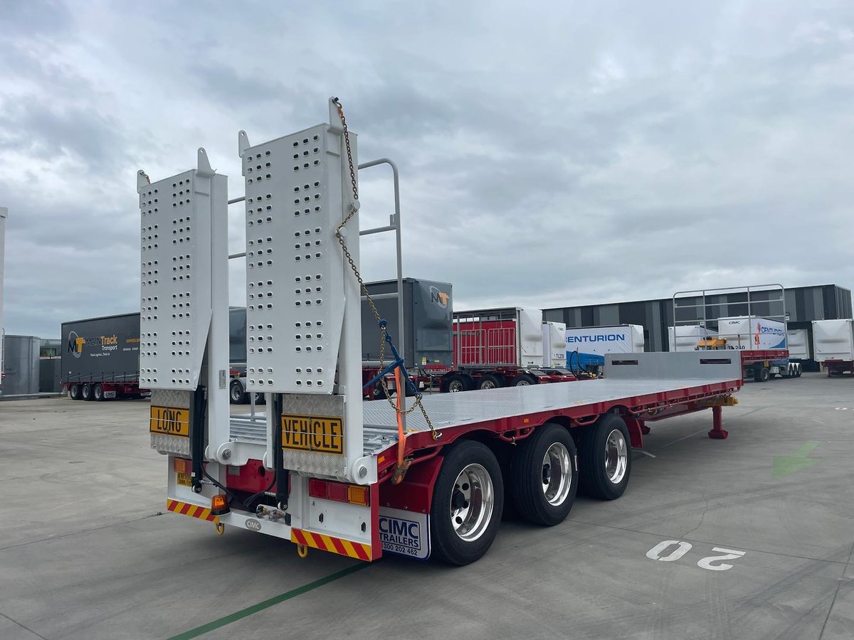 2026 CIMC 45' Drop Deck With Ramps (Single & Bifold Available) image 2