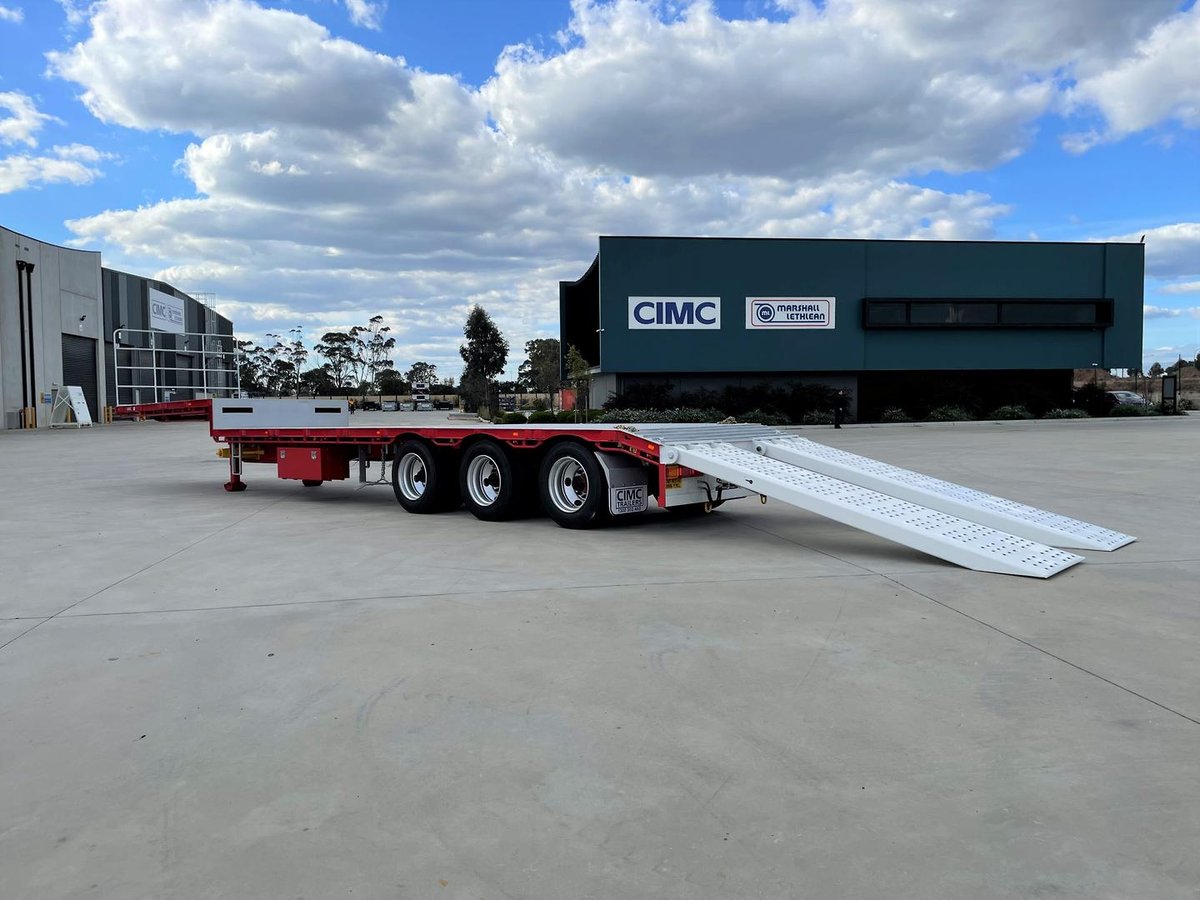 2026 CIMC 45' Drop Deck With Ramps (Single & Bifold Available) image 5