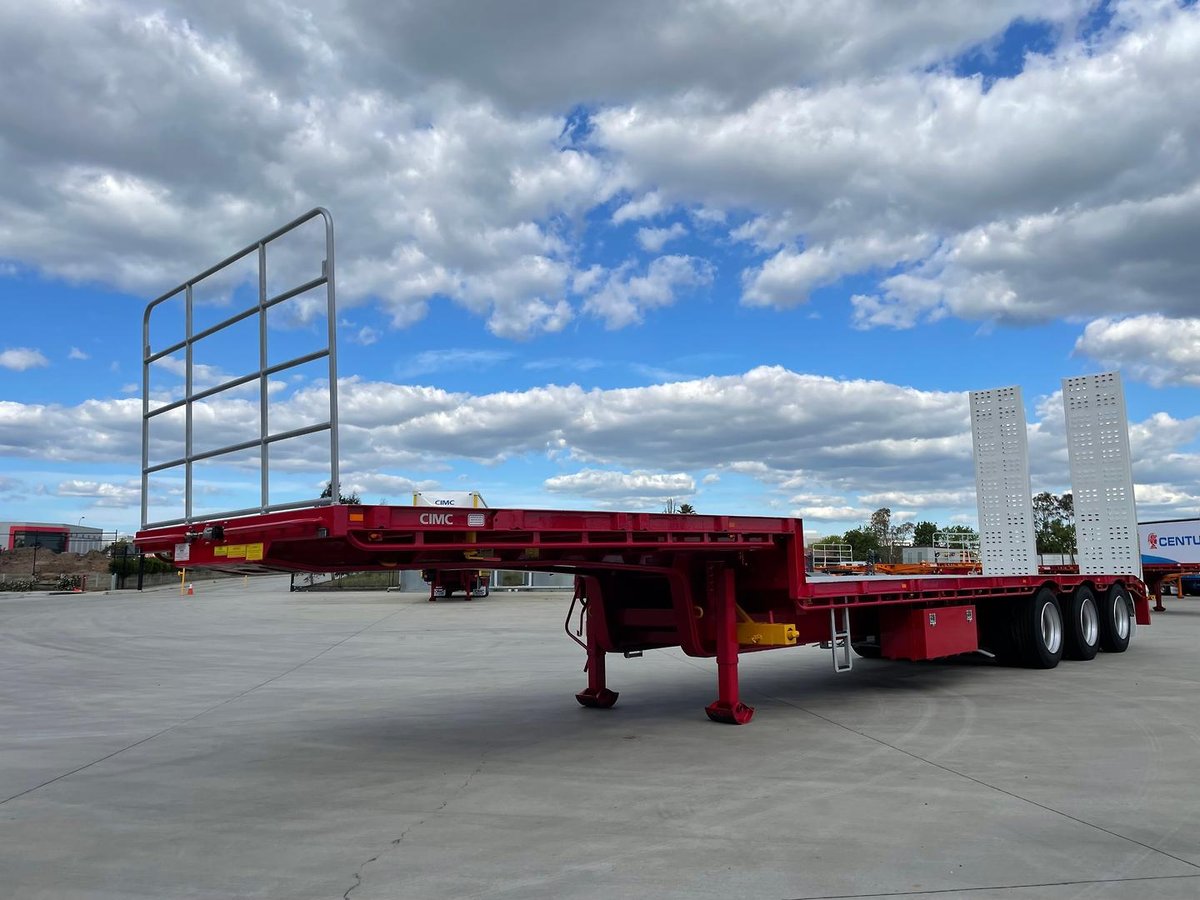 2026 CIMC 45' Drop Deck With Ramps (Single & Bifold Available) image 13