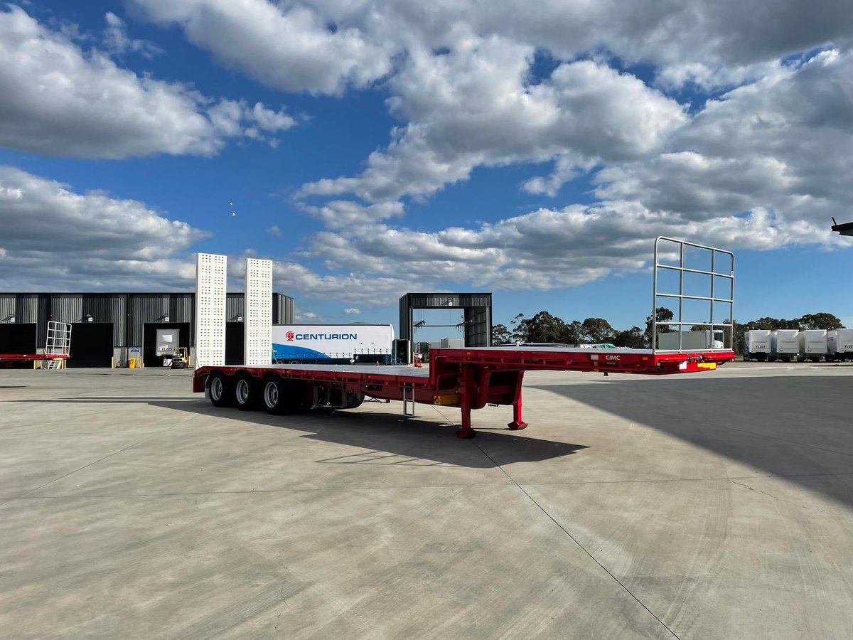 2026 CIMC 45' Drop Deck With Ramps (Single & Bifold Available) image 6