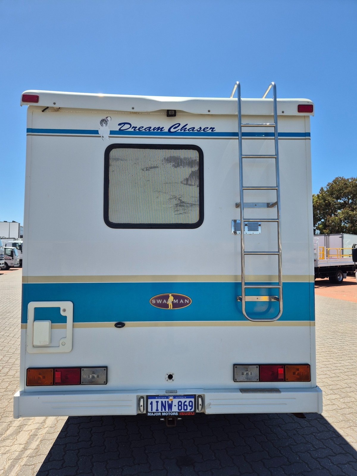2003 Isuzu Trucks Nqr450 4 Berth Swagman image 50