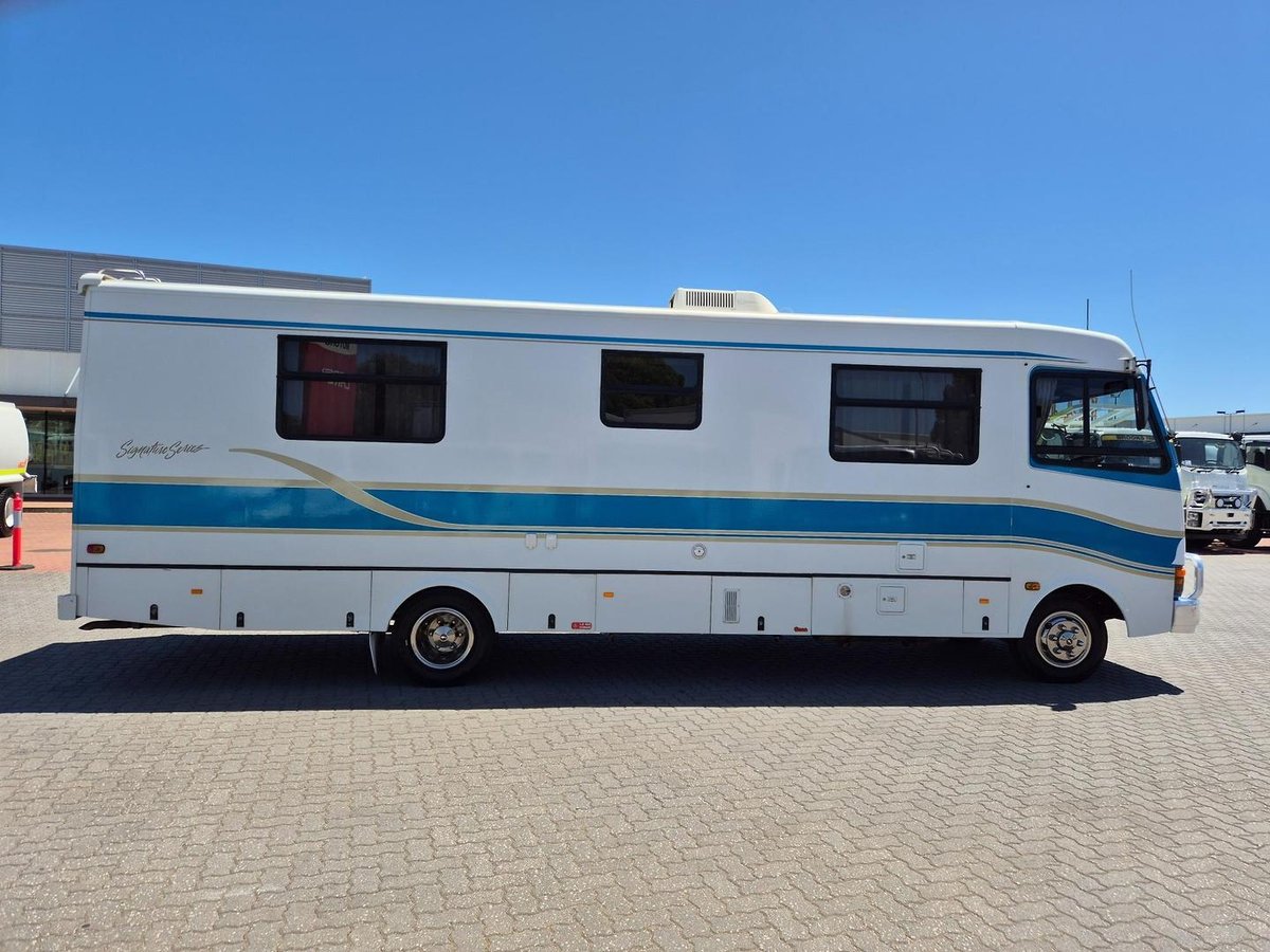 2003 Isuzu Nqr450 4 Berth Swagman image 55