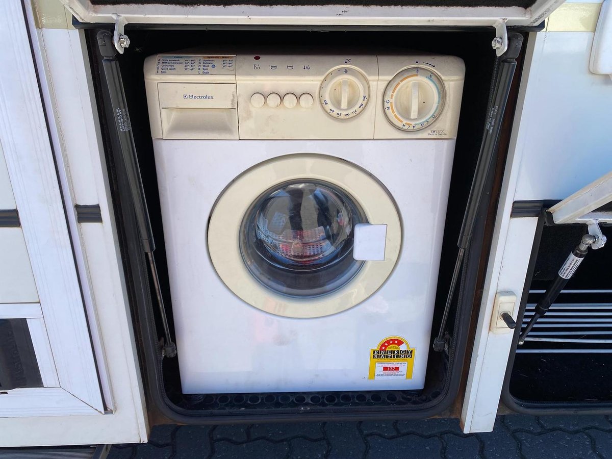 2003 Isuzu Nqr450 4 Berth Swagman image 43