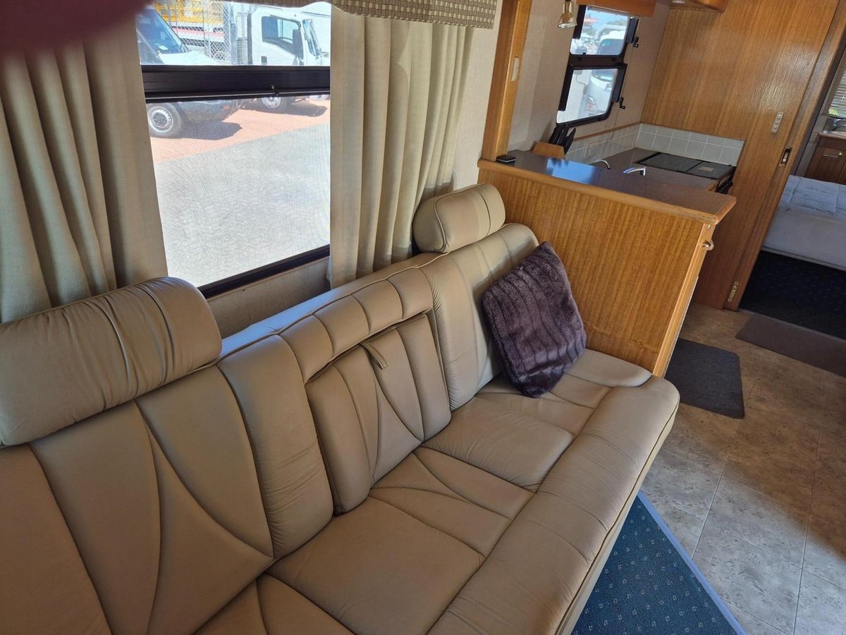 2003 Isuzu Nqr450 4 Berth Swagman image 30