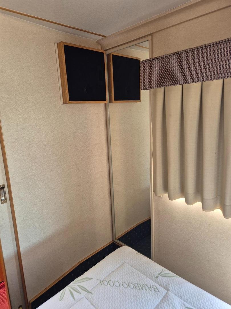2003 Isuzu Nqr450 4 Berth Swagman image 8