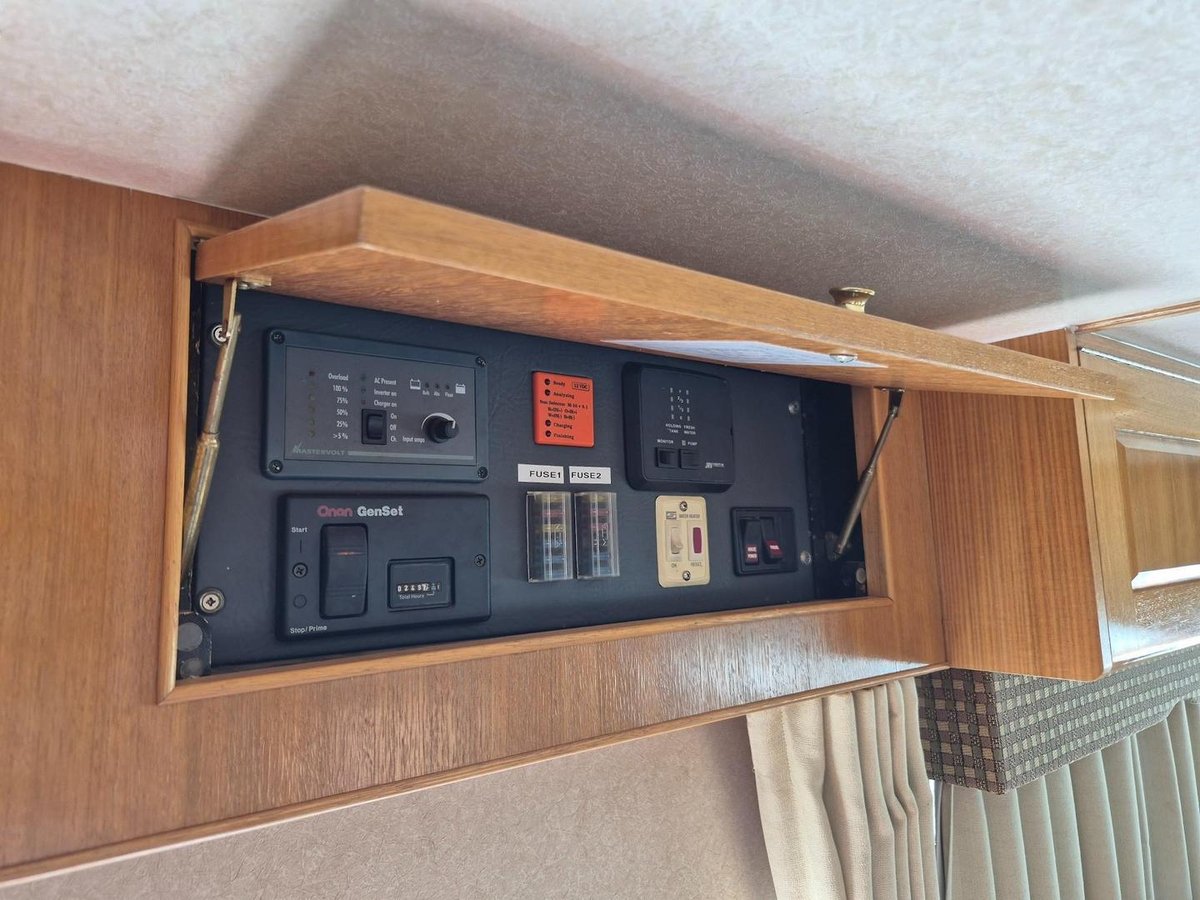 2003 Isuzu Nqr450 4 Berth Swagman image 33