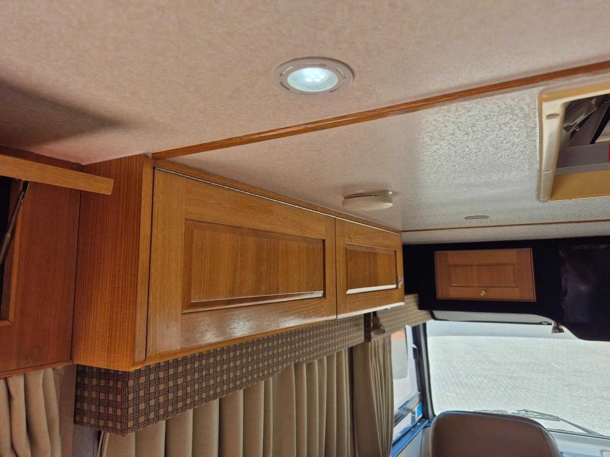 2003 Isuzu Nqr450 4 Berth Swagman image 5