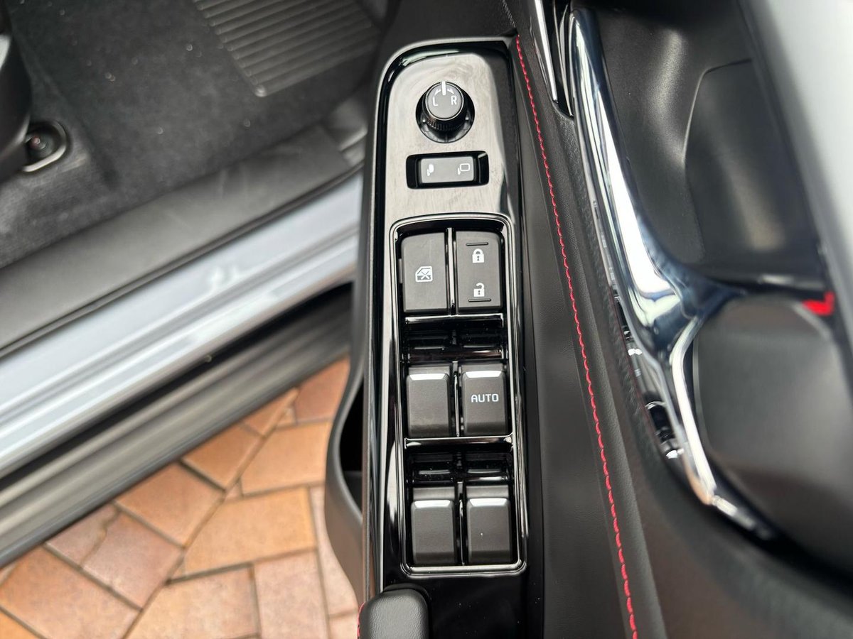 2026 Isuzu MU-X X-TERRAIN MY25.5 4X4 Dual Range image 18