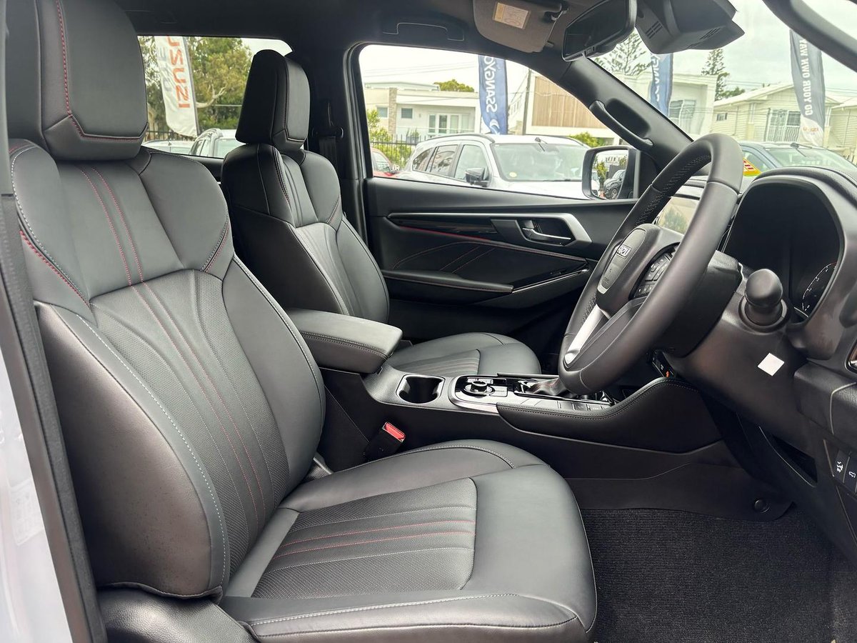 2026 Isuzu MU-X X-TERRAIN MY25.5 4X4 Dual Range image 27