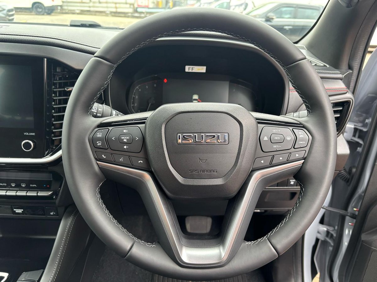 2026 Isuzu MU-X X-TERRAIN MY25.5 4X4 Dual Range image 19