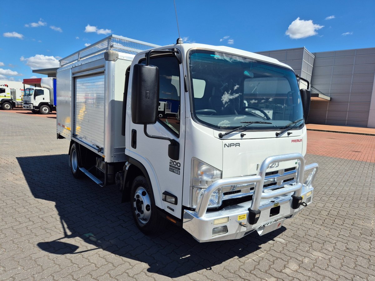 2014 Isuzu Trucks Npr200 Car License A.m.t Service Body image 19
