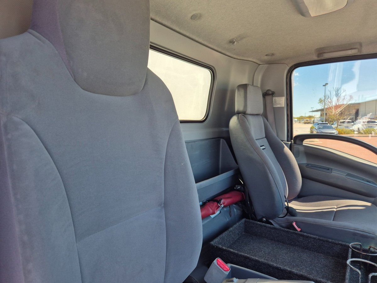 2014 Isuzu Trucks Npr200 Car License A.m.t Service Body image 20