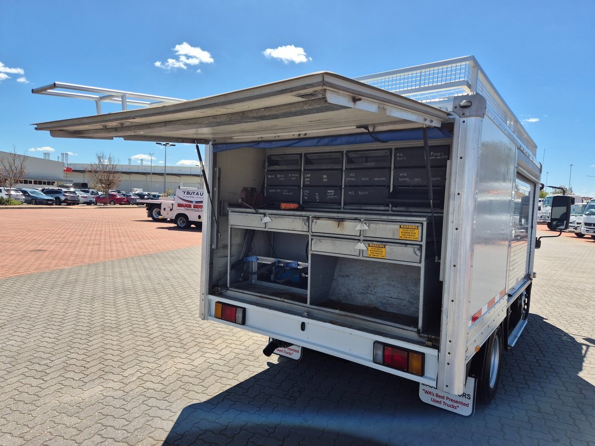 2014 Isuzu Trucks Npr200 Car License A.m.t Service Body image 22