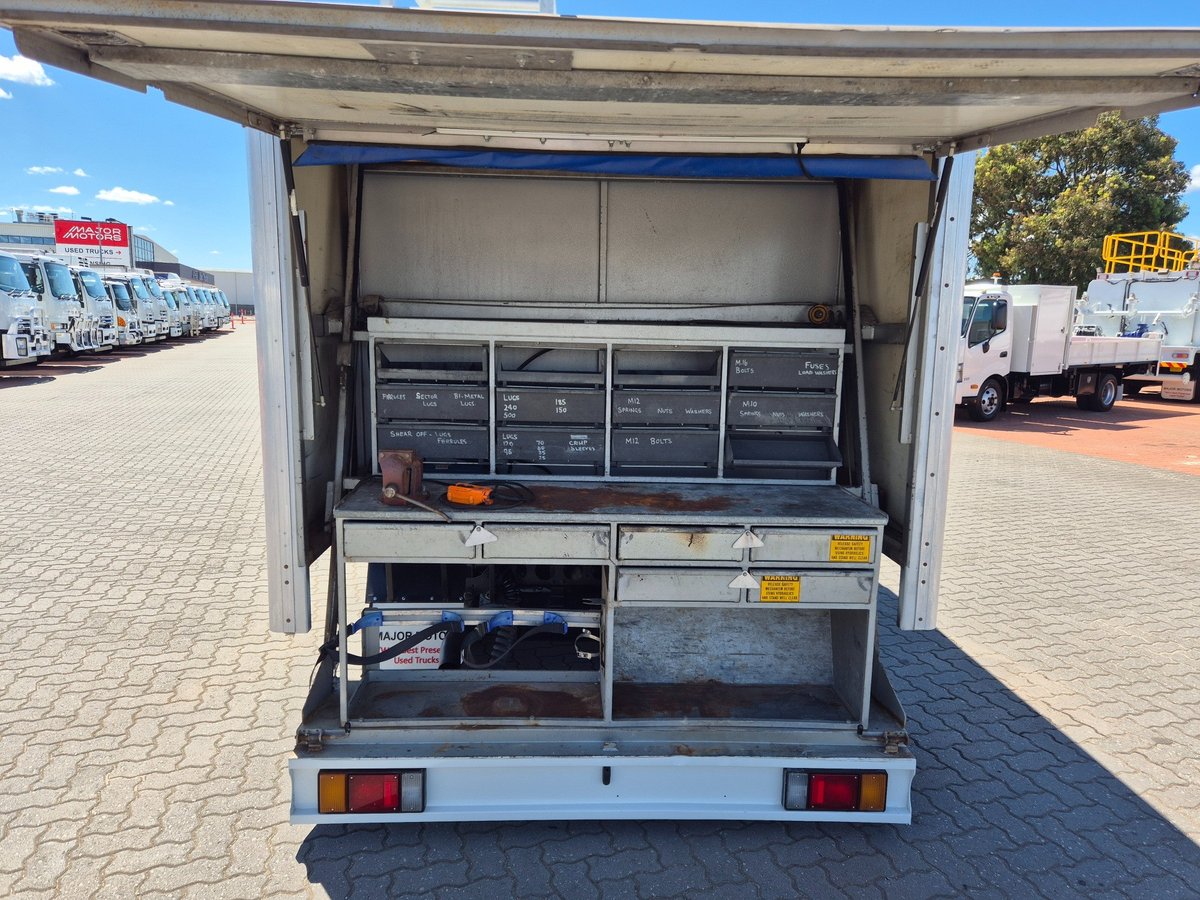 2014 Isuzu Trucks Npr200 Car License A.m.t Service Body image 28