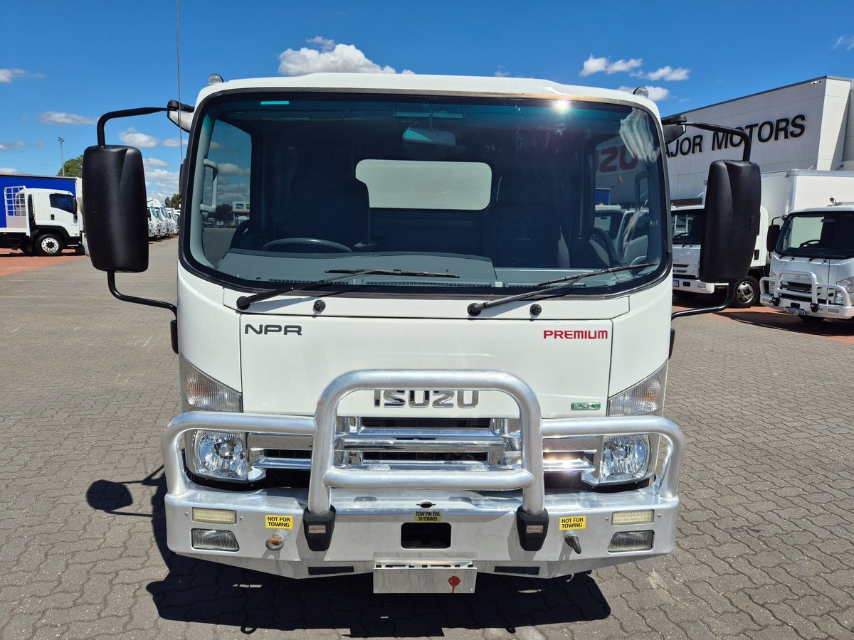 2014 Isuzu Trucks Npr200 Car License A.m.t Service Body image 8