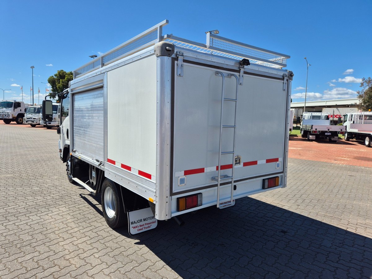 2014 Isuzu Trucks Npr200 Car License A.m.t Service Body image 9