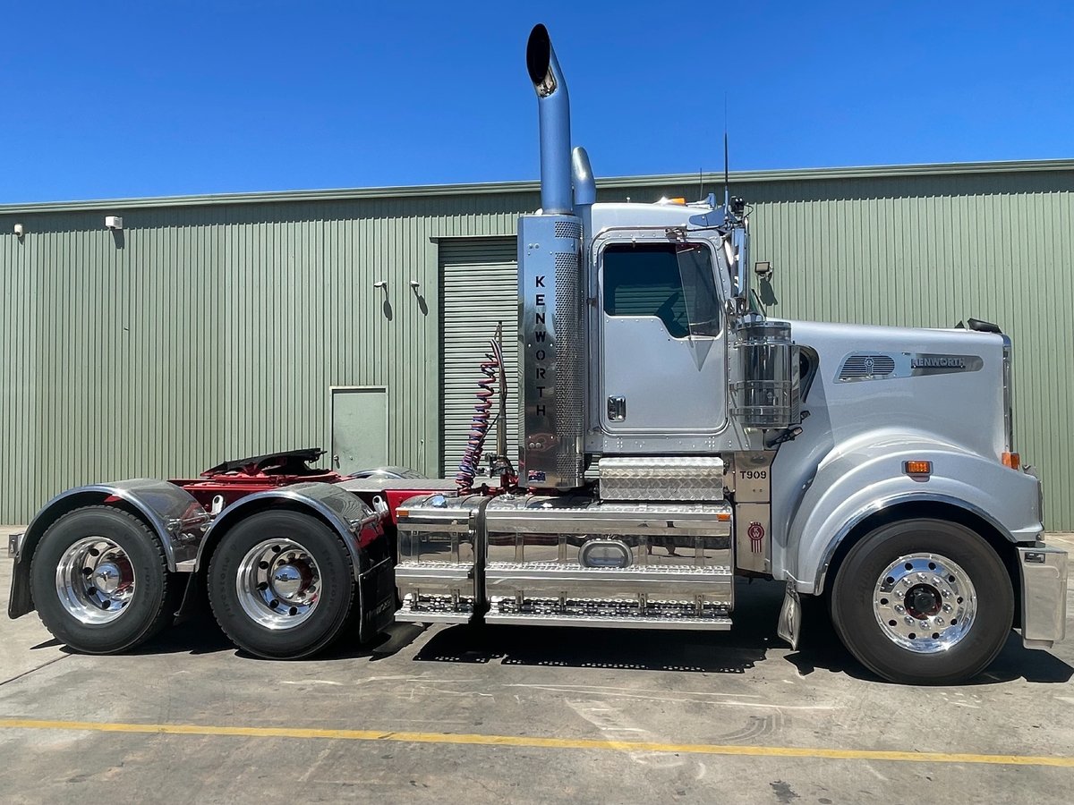 2019 Kenworth T909