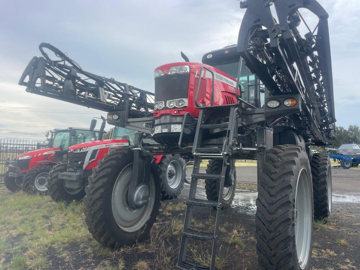 2023 Massey Ferguson 9335 image 2