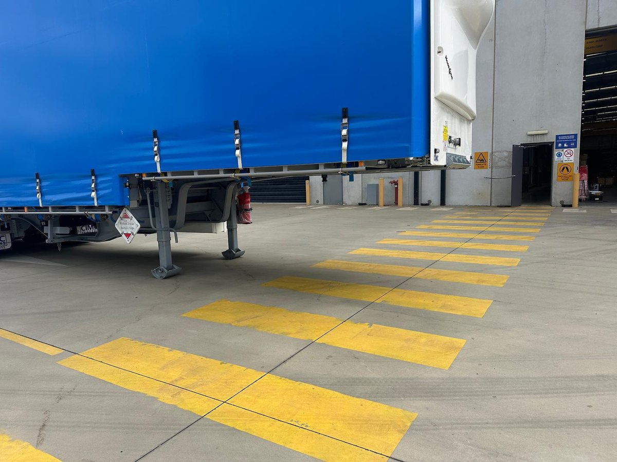 2025 Cimc 34 Pallet Drop Deck Mezzanine B Double Curtainsider image 4