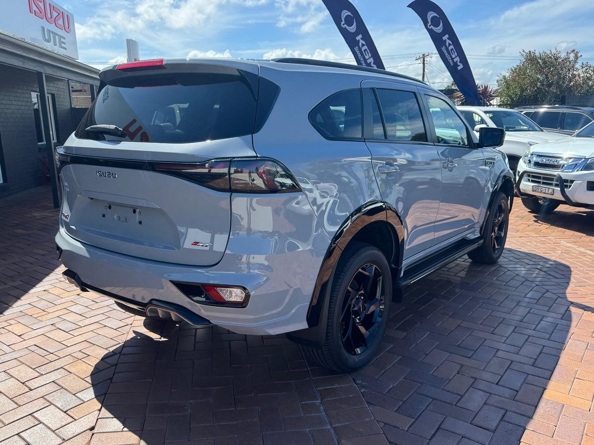 2026 Isuzu MU-X X-TERRAIN MY25.5 4X4 Dual Range image 10