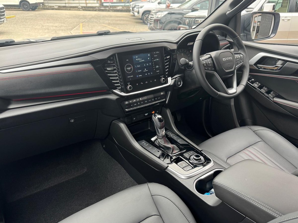 2026 Isuzu MU-X X-TERRAIN MY25.5 4X4 Dual Range image 15