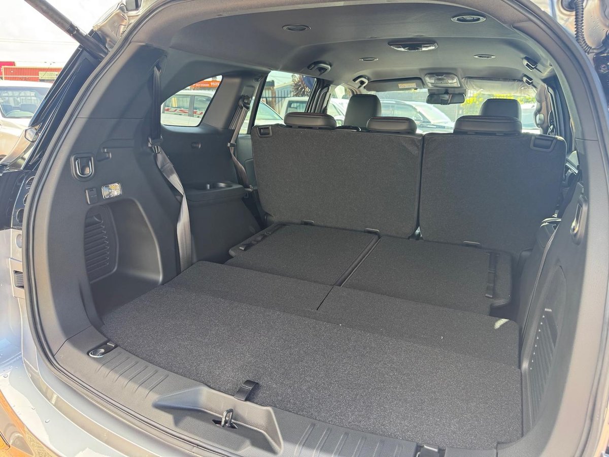 2026 Isuzu MU-X X-TERRAIN MY25.5 4X4 Dual Range image 35