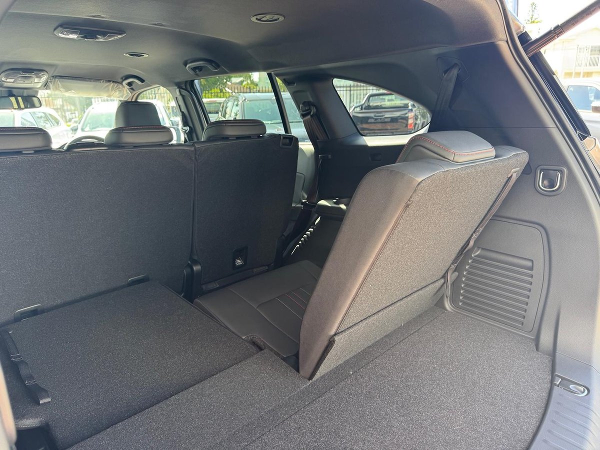 2026 Isuzu MU-X X-TERRAIN MY25.5 4X4 Dual Range image 37