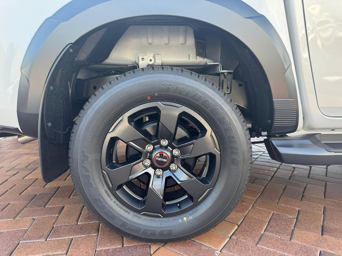 2026 Isuzu D-MAX X-TERRAIN MY25.5 4X4 Dual Range image 17