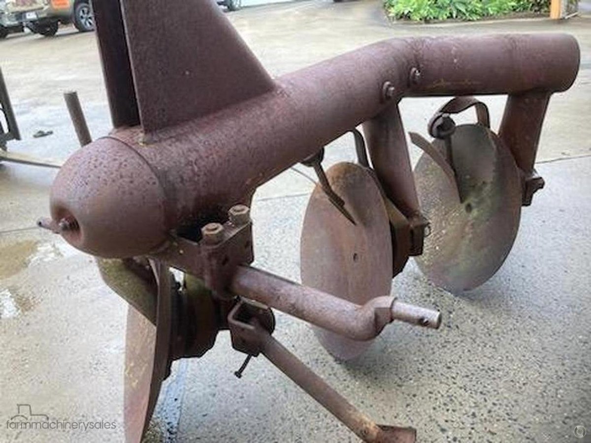 Massey Ferguson 3 Disc Plough image 6