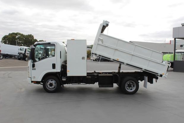 2011 Isuzu N-Series Tipper image 7