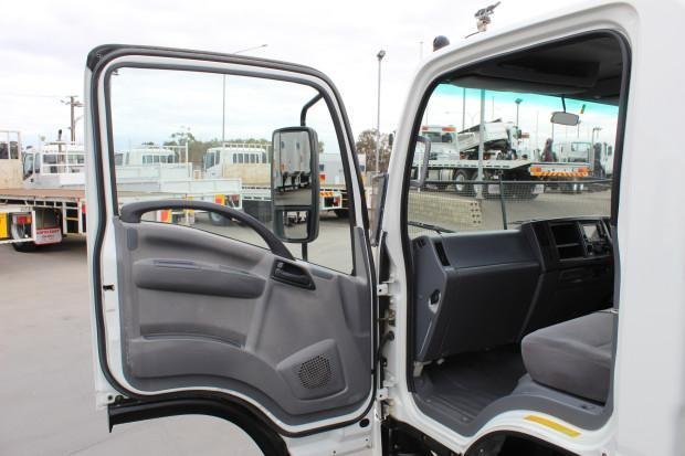2011 Isuzu N-Series Tipper image 13