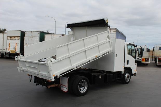 2011 Isuzu N-Series Tipper image 5
