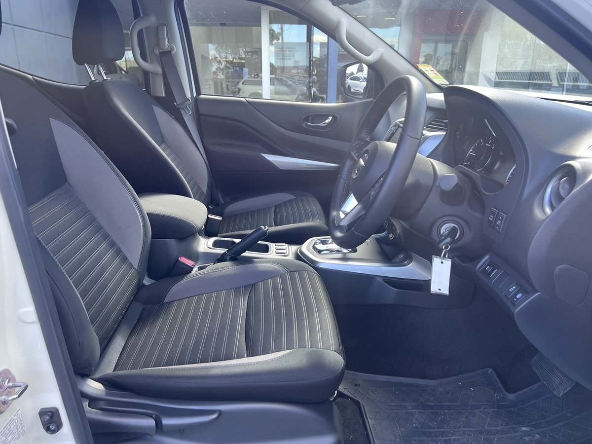 2024 Nissan Navara image 14