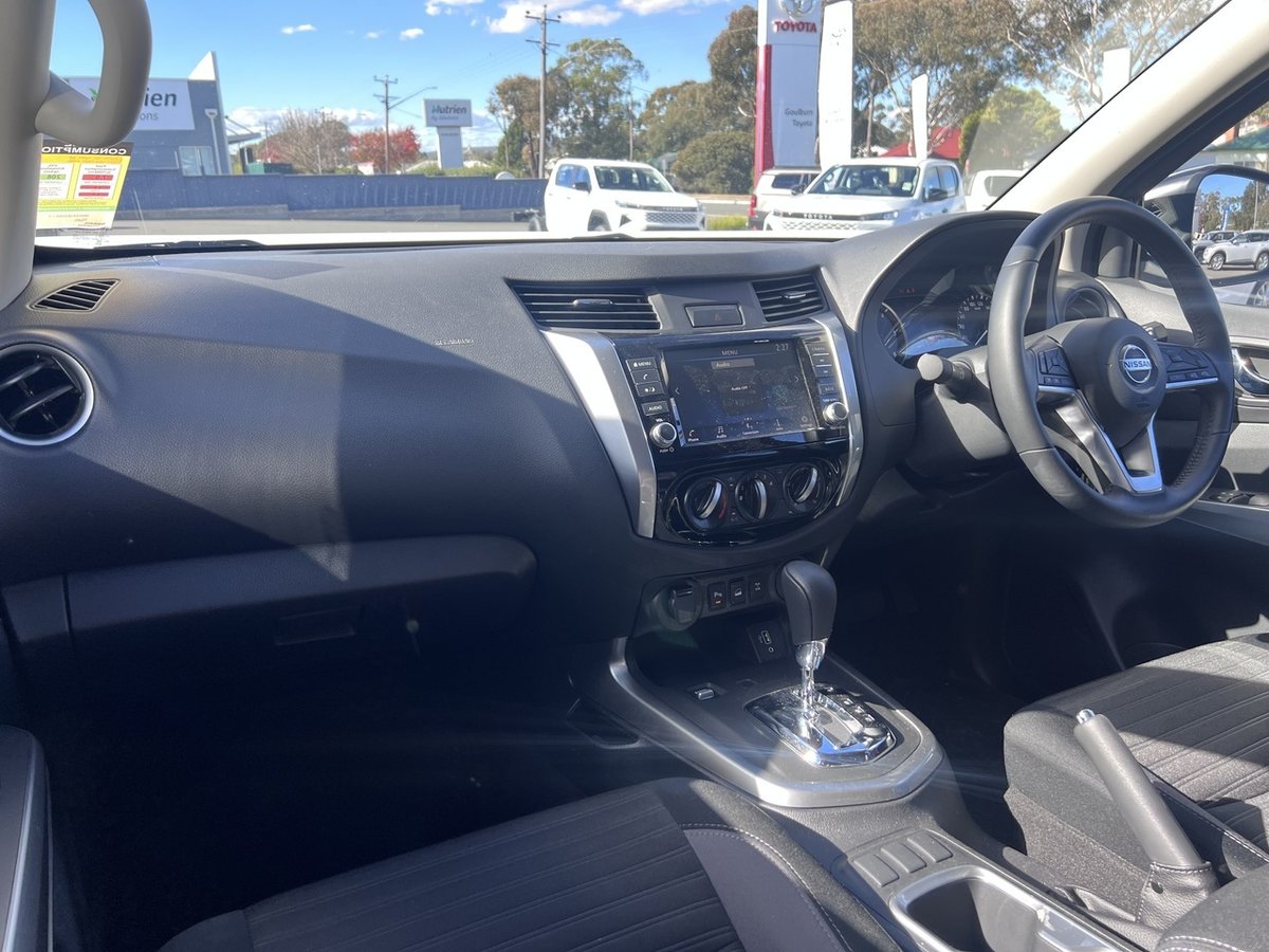 2024 Nissan Navara image 18