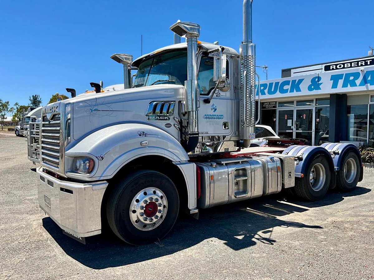 2023 Mack Superliner