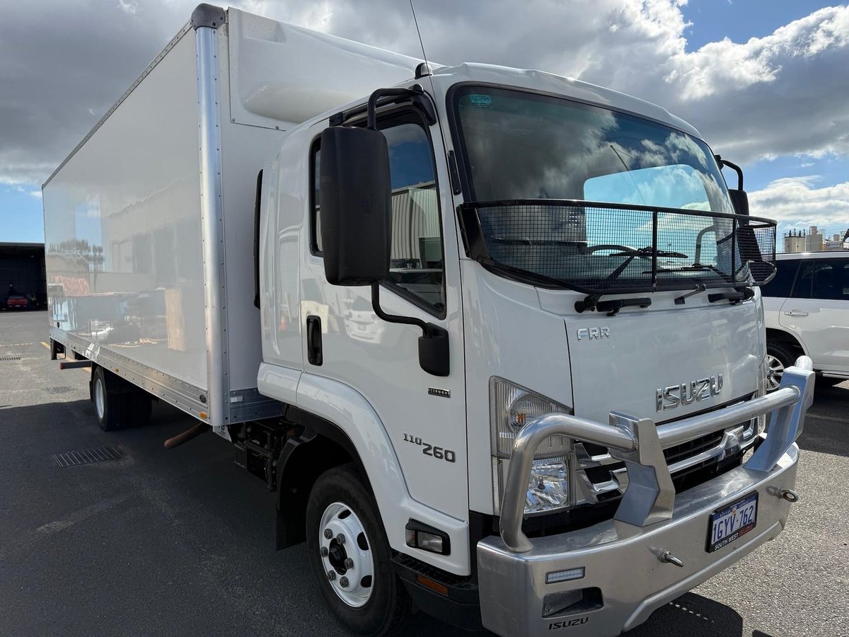 2020 Isuzu Frr FRR 110-260, AUTO, PANTECH & TAIL LIFT image 5