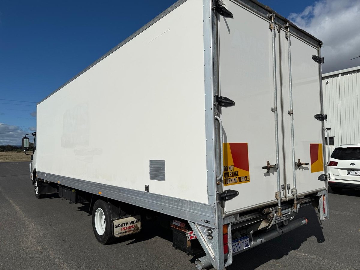 2020 Isuzu Frr FRR 110-260, AUTO, PANTECH & TAIL LIFT image 10