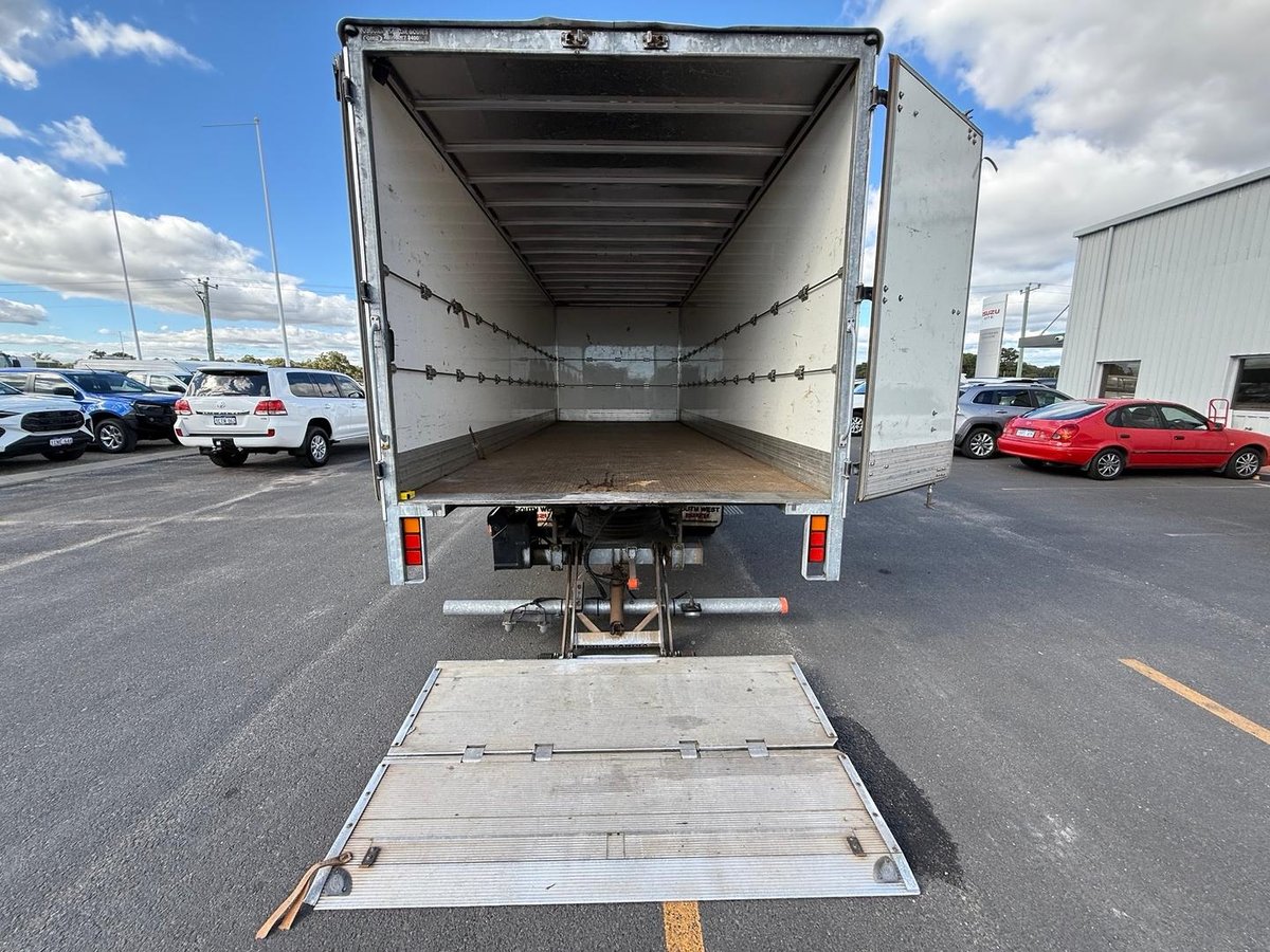 2020 Isuzu Frr FRR 110-260, AUTO, PANTECH & TAIL LIFT image 14