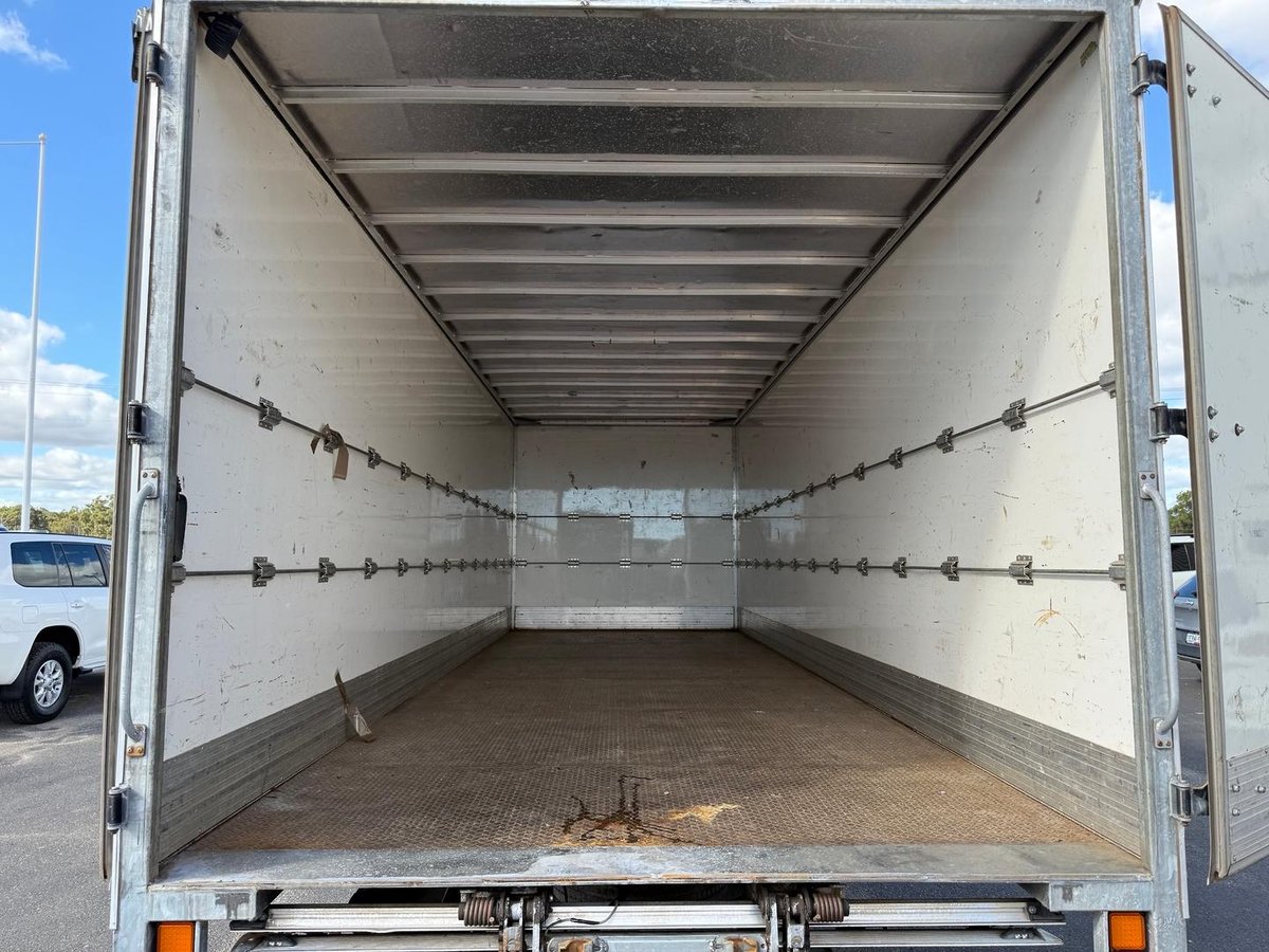2020 Isuzu Frr FRR 110-260, AUTO, PANTECH & TAIL LIFT image 13