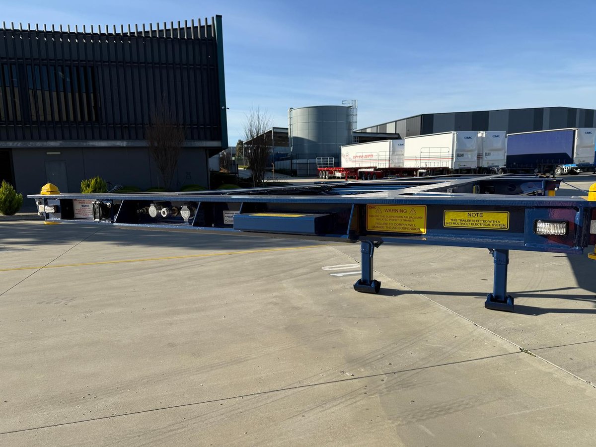 2026 CIMC 40' Standard Skel With 3 Way Twistlocks image 11