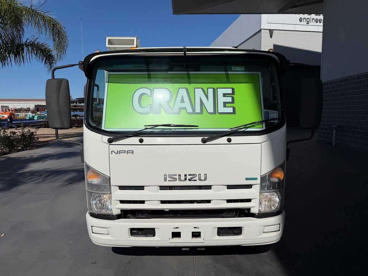 2013 Isuzu Npr 400 Npr 400 image 4