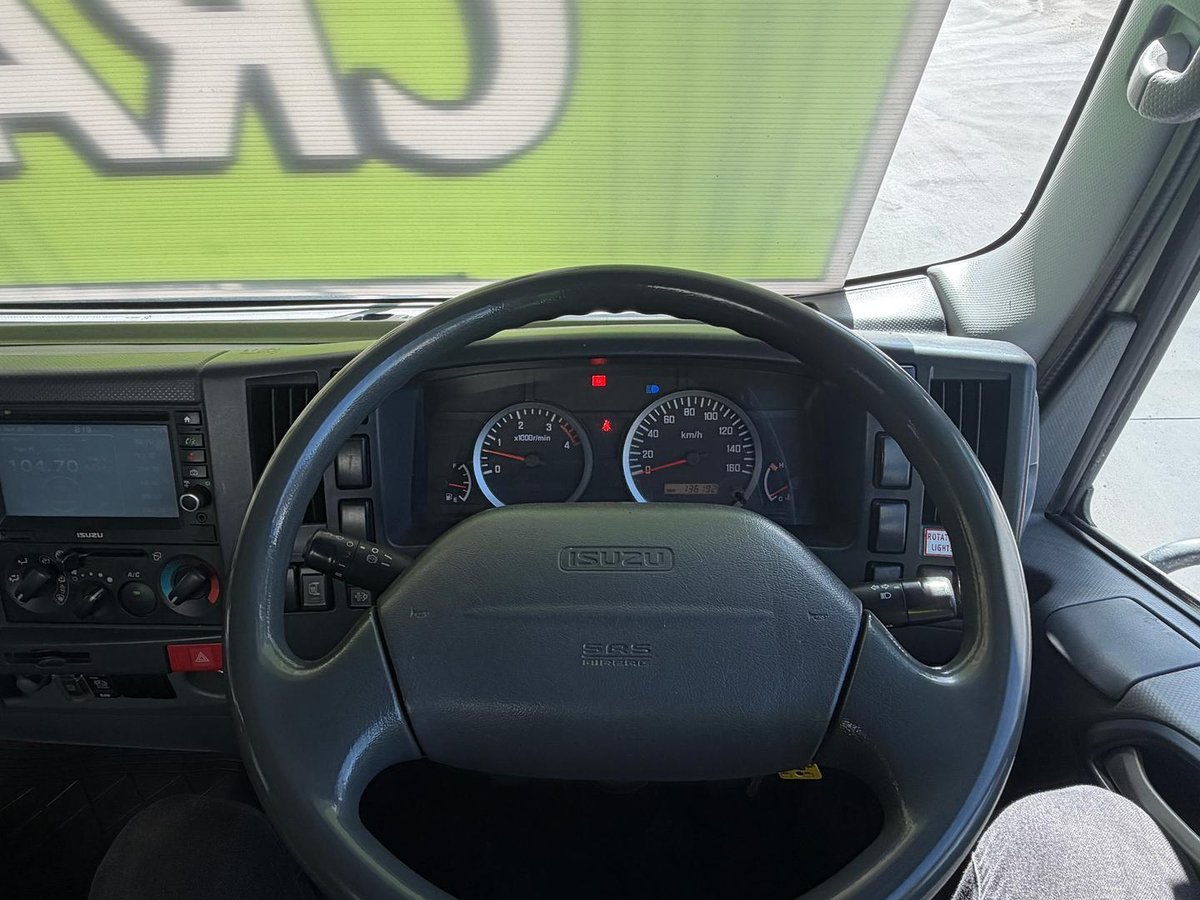 2013 Isuzu Npr 400 Npr 400 image 17