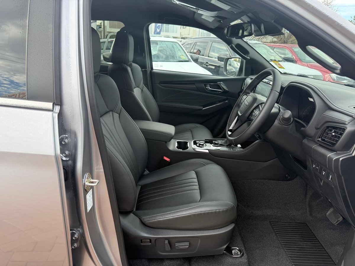 2026 Isuzu MU-X LS-T MY25.5 4X4 Dual Range image 15