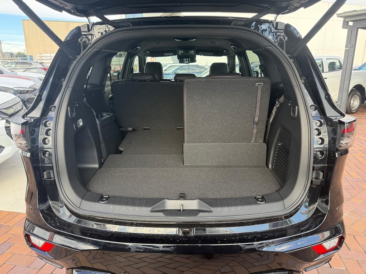 2026 Isuzu MU-X X-TERRAIN MY25.5 4X4 Dual Range image 13