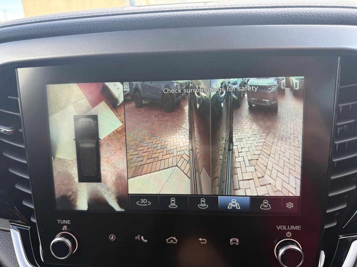 2026 Isuzu MU-X X-TERRAIN MY25.5 4X4 Dual Range image 37