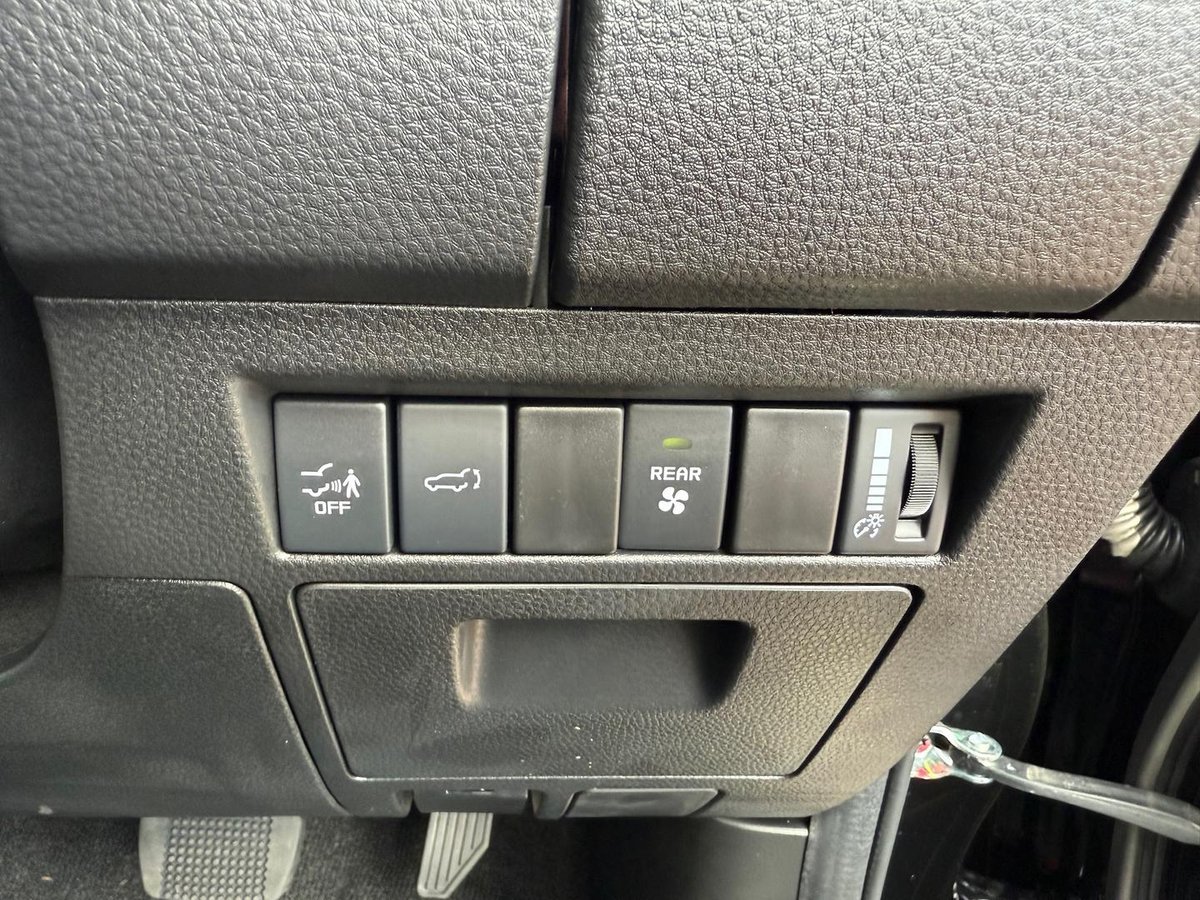 2026 Isuzu MU-X X-TERRAIN MY25.5 4X4 Dual Range image 33