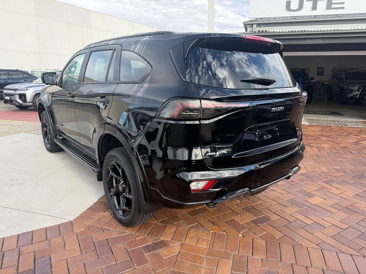 2026 Isuzu MU-X X-TERRAIN MY25.5 4X4 Dual Range image 8