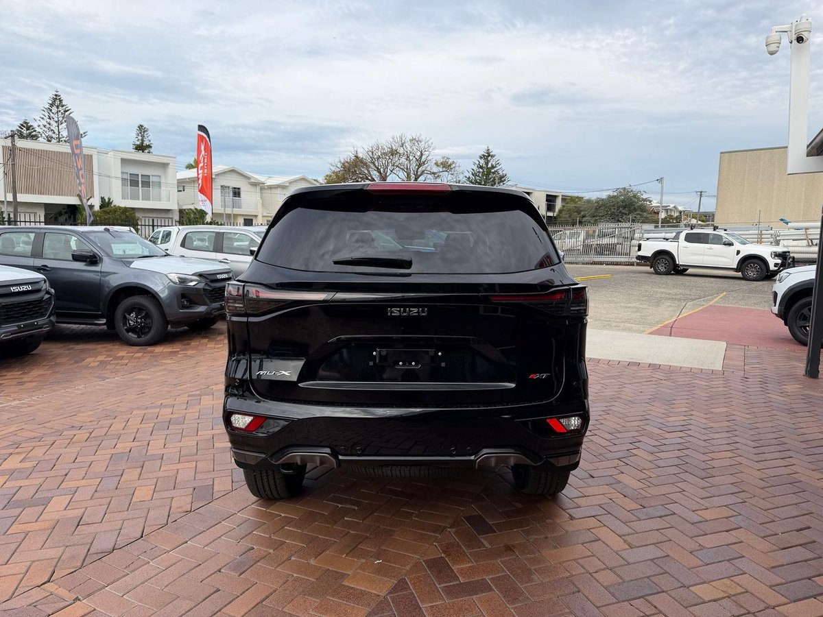 2026 Isuzu MU-X X-TERRAIN MY25.5 4X4 Dual Range image 9