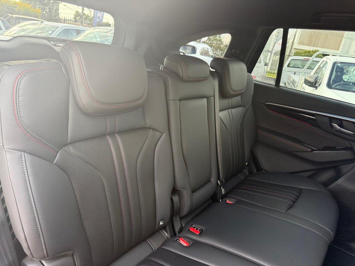 2026 Isuzu MU-X X-TERRAIN MY25.5 4X4 Dual Range image 18