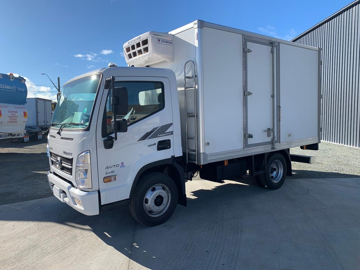 2025 Hyundai Mighty EX4 Freezer Pantech Premium Plus image 3